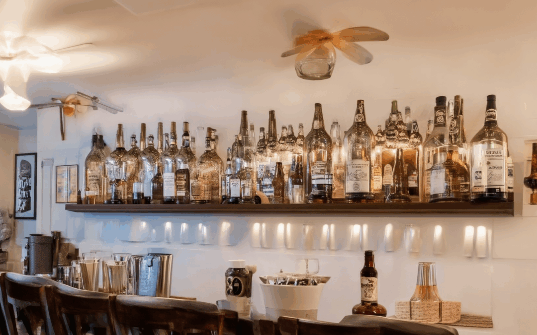 Transform Your Space into a Cozy Pub Atmosphere with Expert Decor and Lighting Tips!